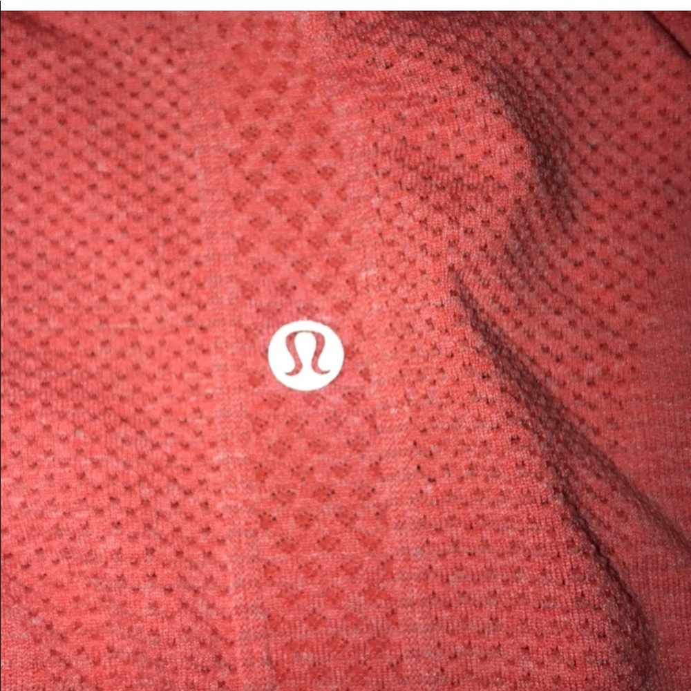 Lululemon T-Shirt